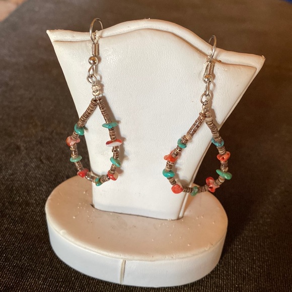 Santa Domingo hoop heishi chip turquoise & spiney oyster earrings - Picture 1 of 6